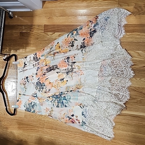 NWOT Anthropologie Asymmetrical Lace A-Line Skirt Small - Chic & Unique Closet E - Picture 12 of 13